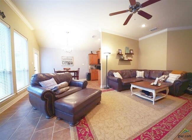 Foto del edificio - 5934 Grace Ave