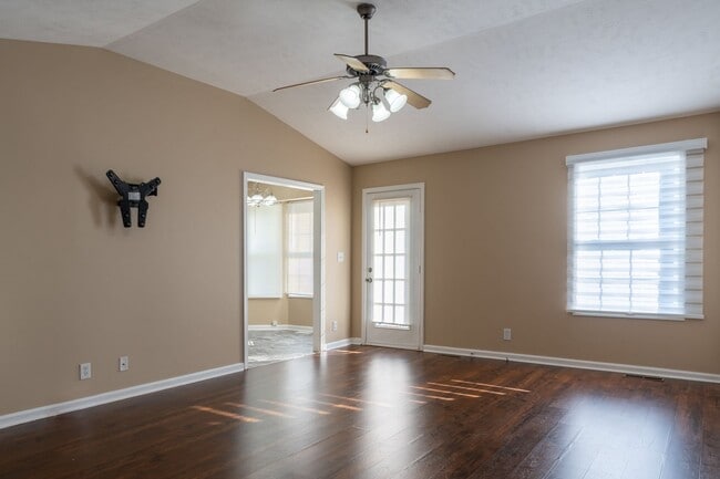 Foto del edificio - 102 Brandi Ct