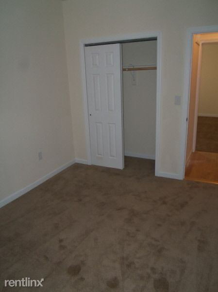Foto del edificio - 3 br, 1 bath House - 80 Irving St Unit 2