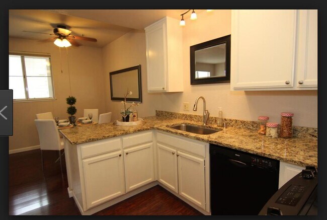 Kitchen - 929 E El Camino Real Apartment