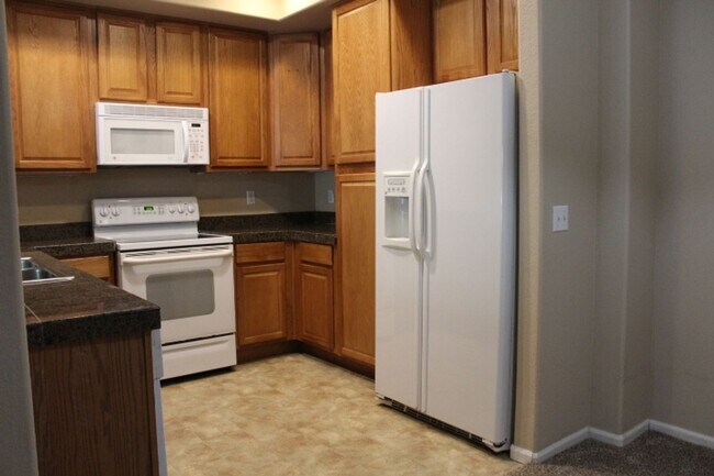 Foto del edificio - Cozy, Open, Quiet and Clean 1 BD/1 BA!