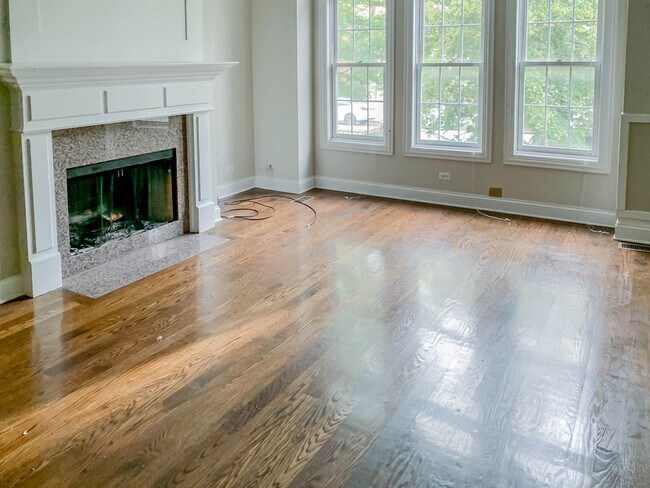 Foto del edificio - 2741 N Southport Ave