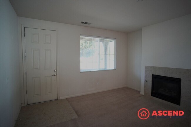 Building Photo - Stunning 4 Bed, 2.5 Bath Home with Pool Access | Southwest Bakersfield