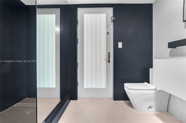 Foto del edificio - 1325 Bay Dr