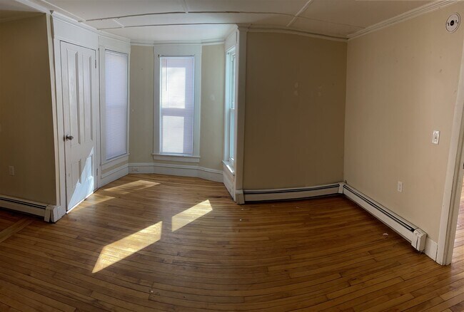 Building Photo - 473 N State St