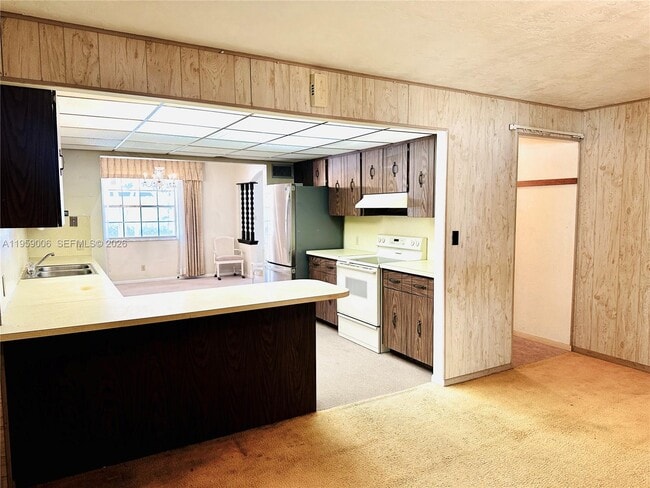 Building Photo - 2601 NE 32nd St