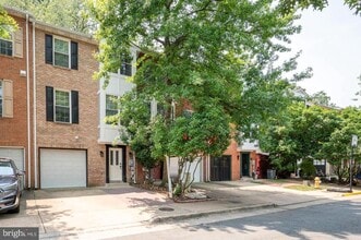 Building Photo - 122 Sanborn Pl