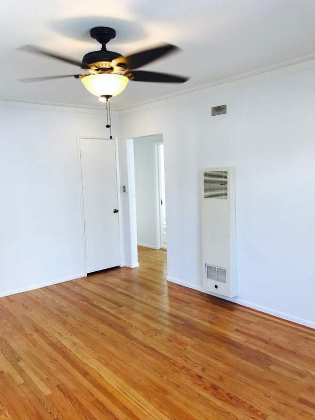 Building Photo - 1311 N Orange Dr