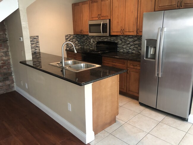 Building Photo - 4141 Apostolo Cir