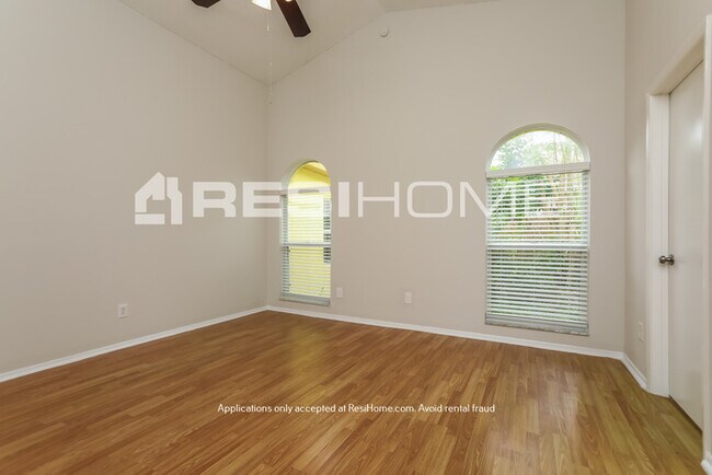 Building Photo - 1359 Woodfield Oaks Dr