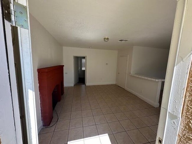 Building Photo - SP1 -6536 El Rey Avenue