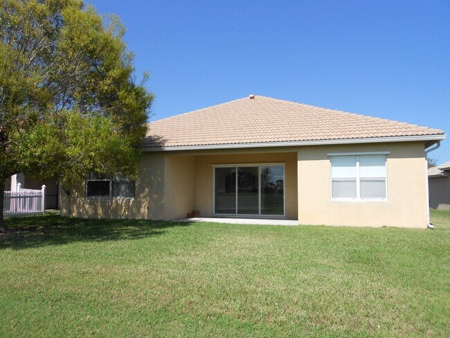 Building Photo - SPACIOUS 3/2 IN SAINT JAMES GOLF COMMUNITY