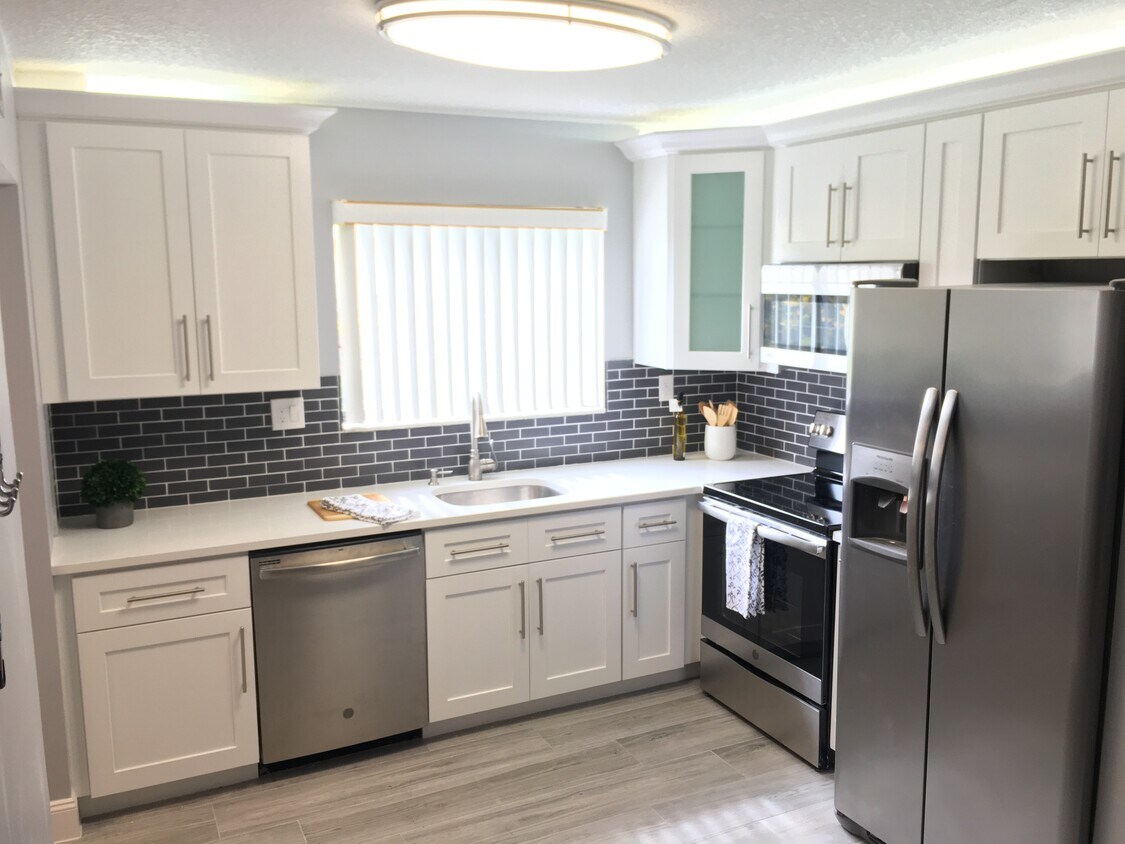 15108 Ashland Dr Unit f204, Delray Beach, FL 33484 Condo for Rent in