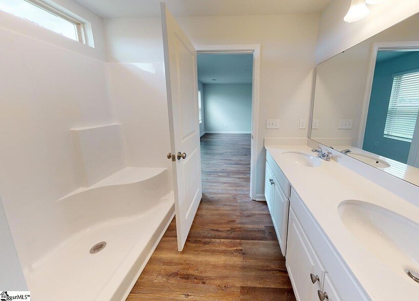 Foto del edificio - 443 Pollyanna Dr