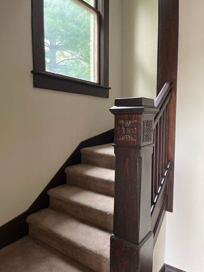 Foto del edificio - Wallace Ave Duplex