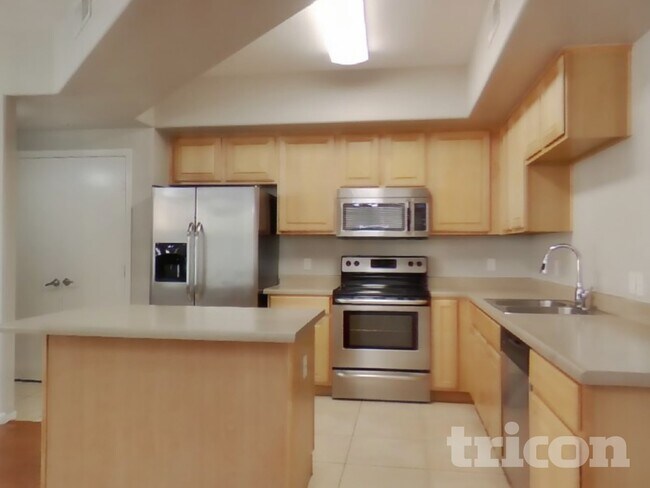 Foto del edificio - 16825 N 14th St