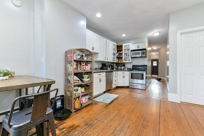 Foto del edificio - 748 E 3rd St