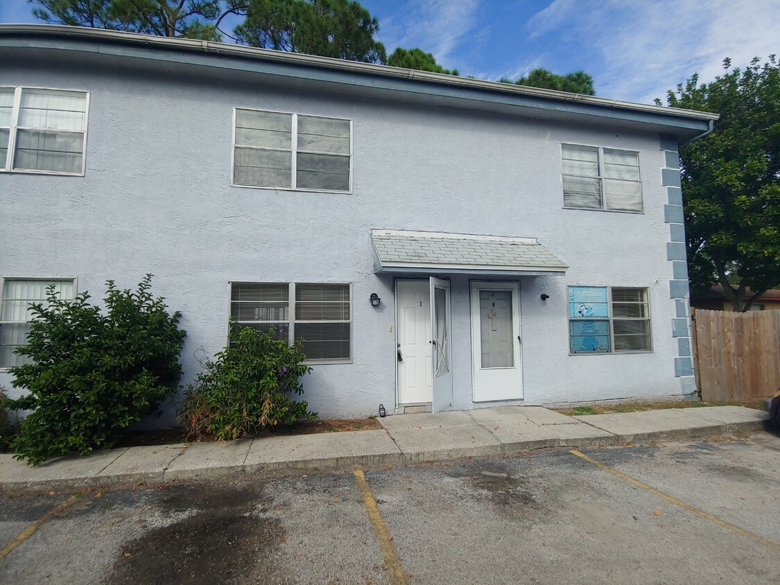 4071 76th Ave N Unit I, Pinellas Park, FL 33781 Room for Rent in