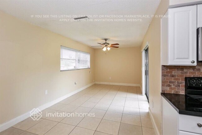 Foto del edificio - 8744 Southampton Dr