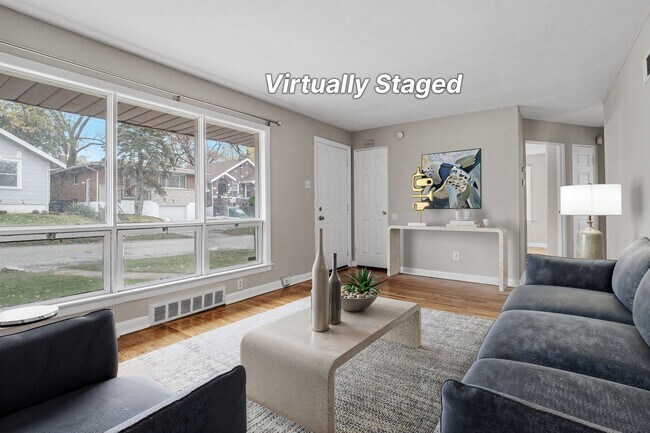 Foto del edificio - Single Family 3 bedroom 1 Bath w/ Finished...