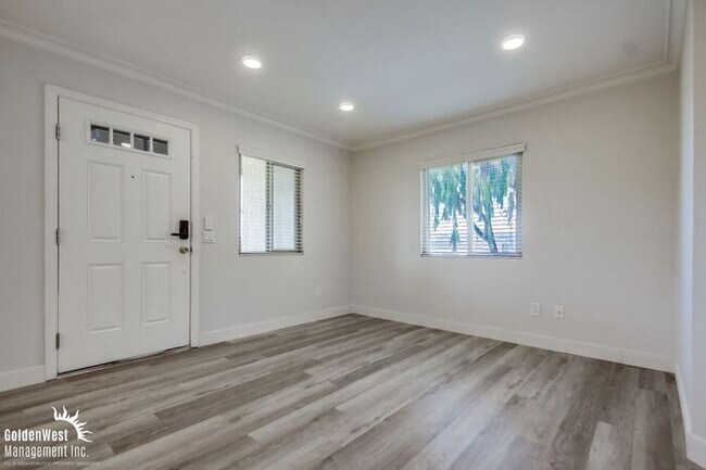 Foto del edificio - Dazzling 1Bdm 1Ba Condo in Alder Woods Com...