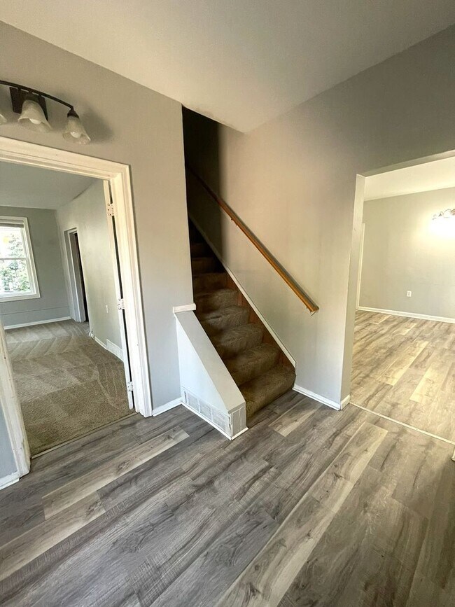 Foto del edificio - Four Bedroom for Rent near EMU