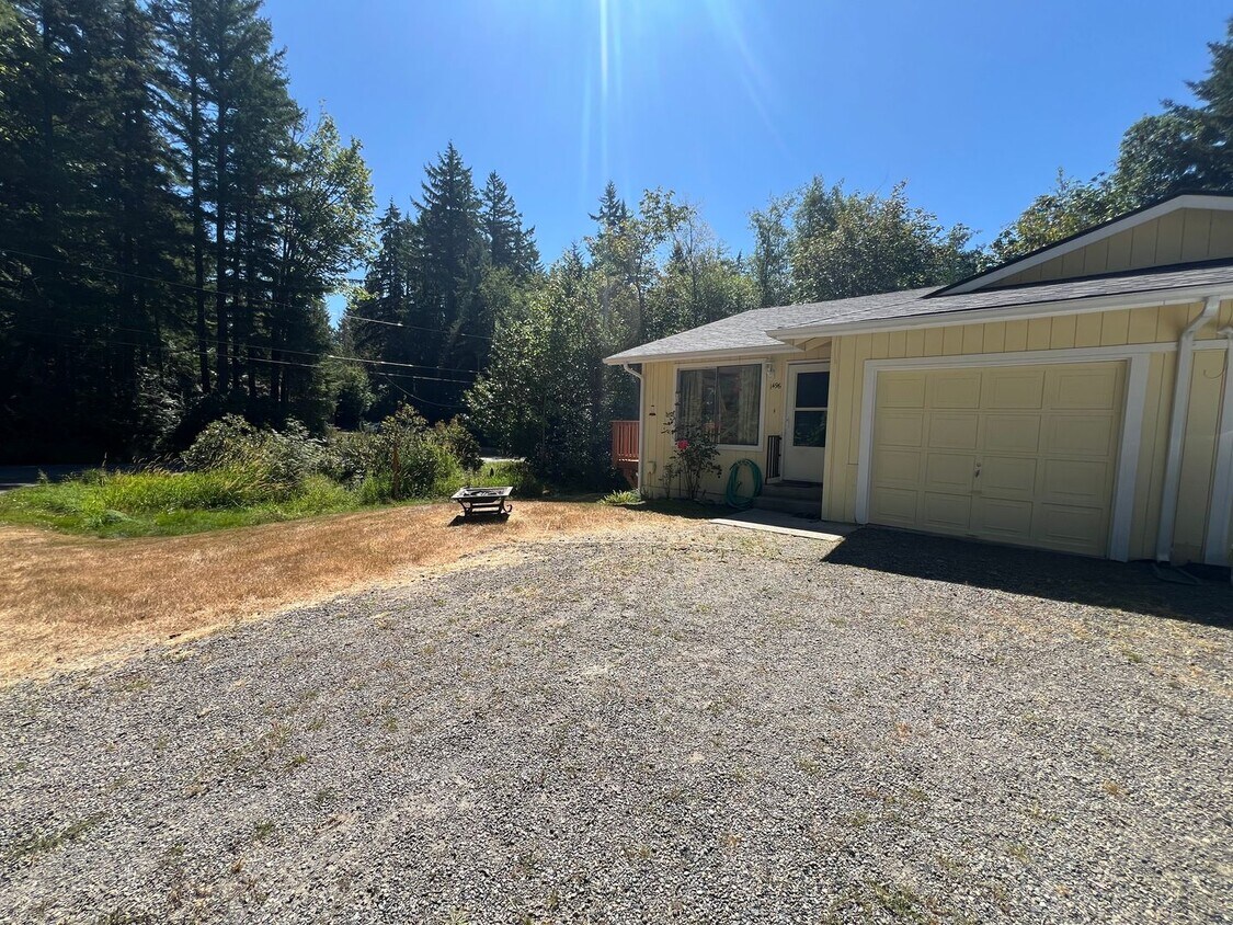 Foto principal - 1496 Saddle Club Rd SE