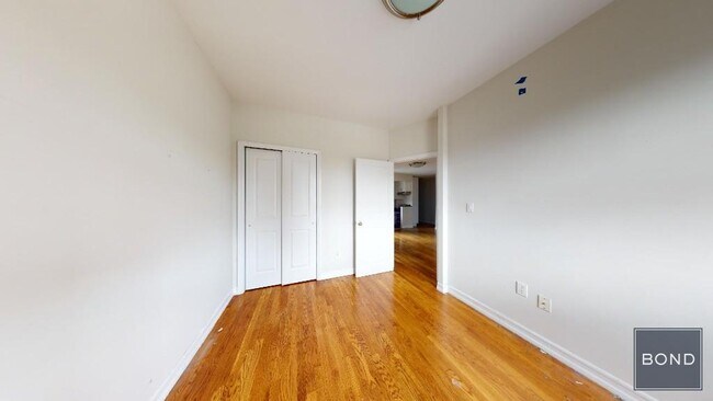 Building Photo - 240 Waverly Pl