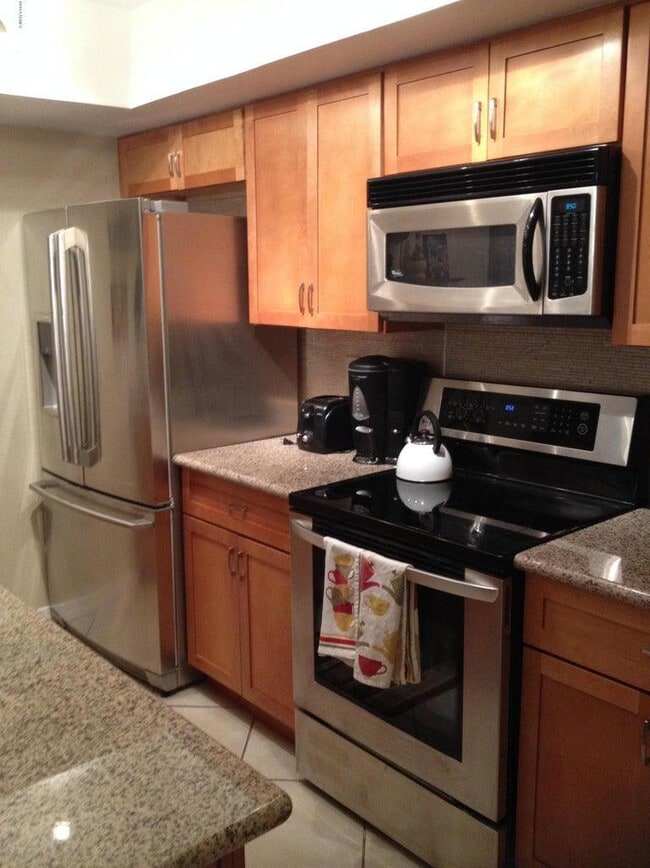 Foto del edificio - 7777 E Main St