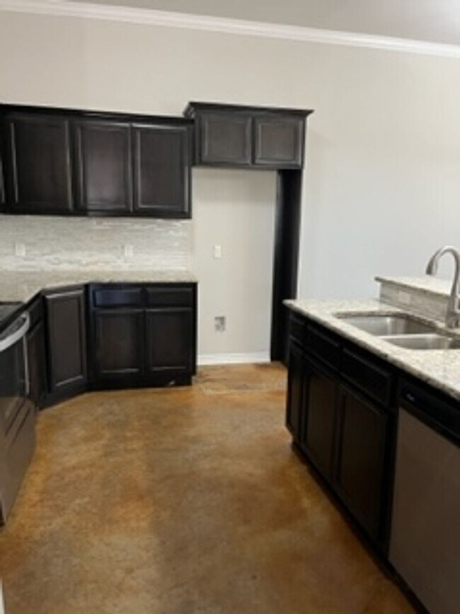 Building Photo - 1st Month Free!