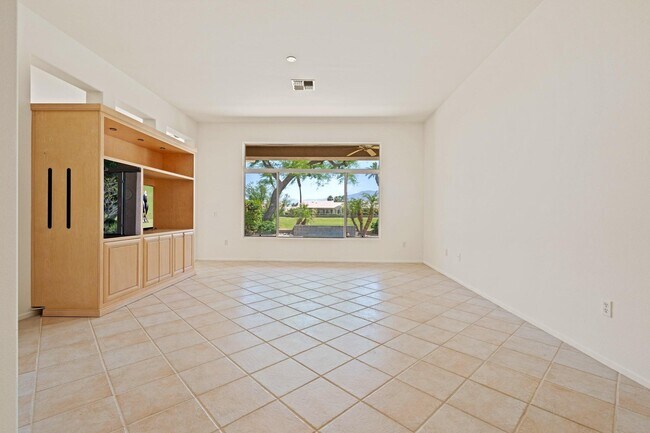 Foto del edificio - 78655 Golden Reed Dr