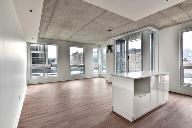 Building Photo - Zenith Condo Rentals Quartier Latin