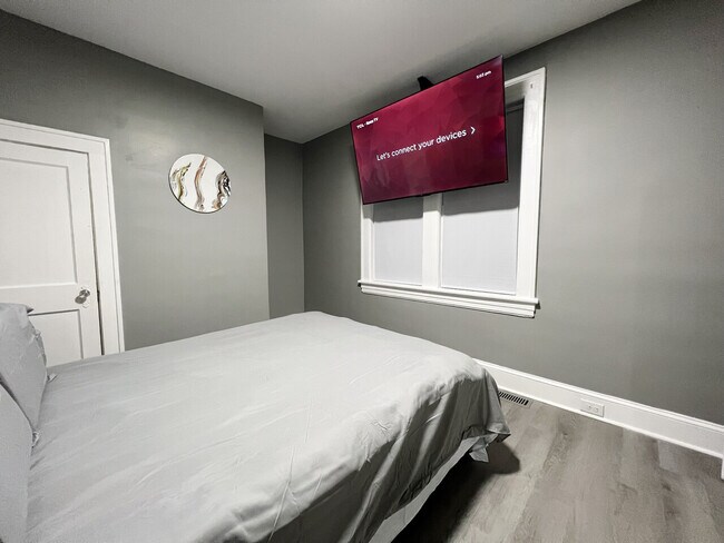 Foto del edificio - 817 Ferdinand Ave Sw