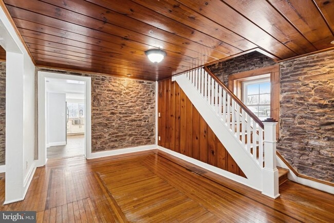 Foto del edificio - 1687 E Main St