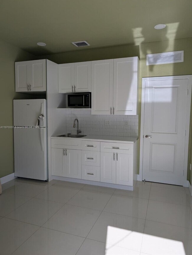Foto del edificio - 14656 SW 23rd Ter