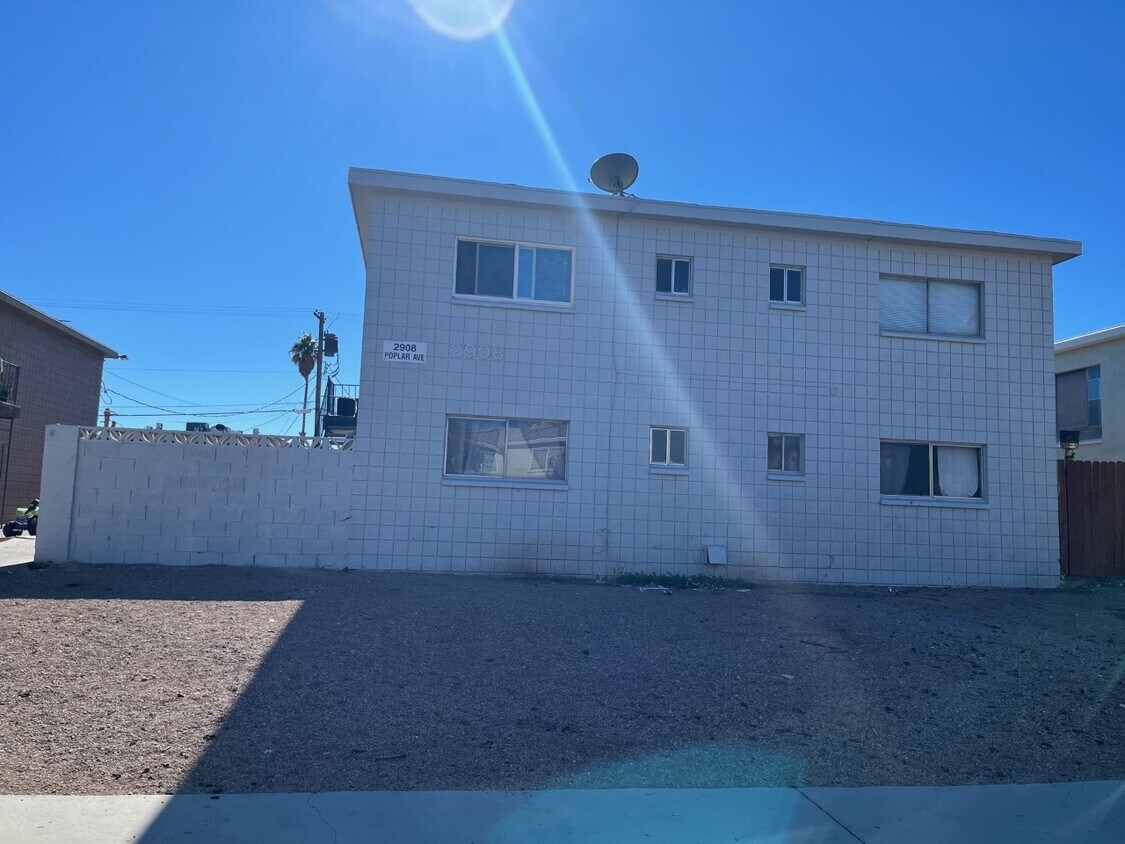 2809 E Poplar Ave, Las Vegas, NV 89101 Townhome Rentals in Las Vegas