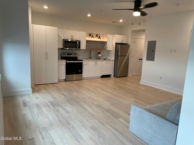 Foto del edificio - 385 Broadway