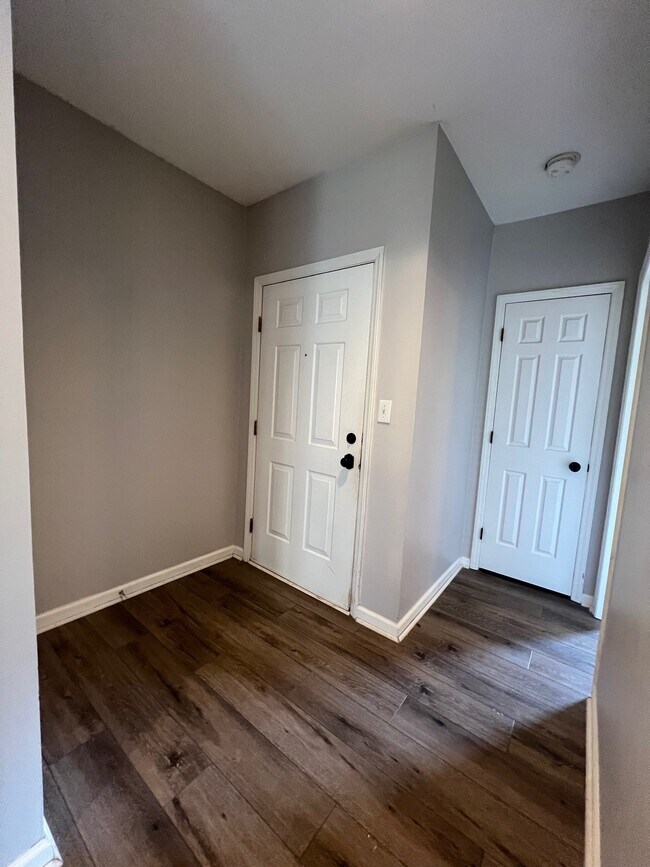 Foto del edificio - 3218 Selwyn Farms Ln