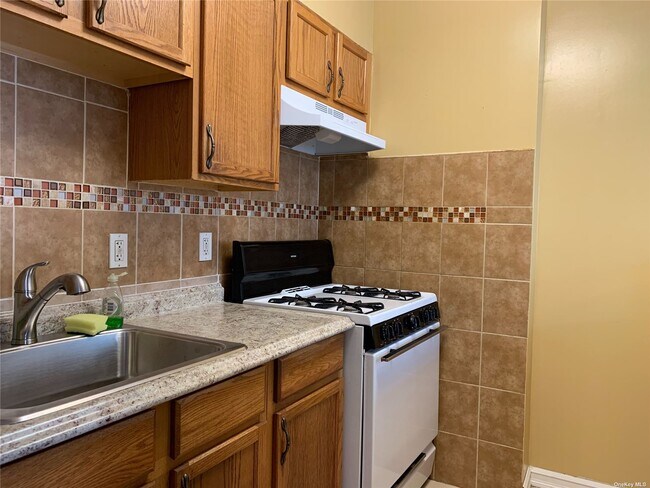 Foto del edificio - 547 Egan St