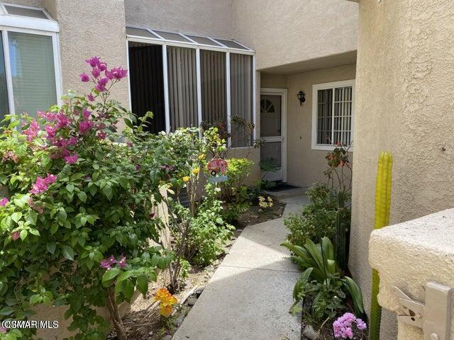 Foto del edificio - 615 Baywood Ln