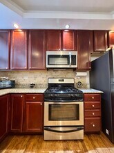 Building Photo - 7048 N Damen Ave