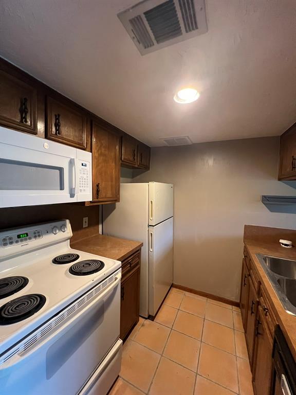 Foto del edificio - 46 Cypress Fairway Village