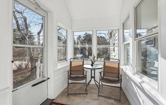 Building Photo - 32 Bolton St