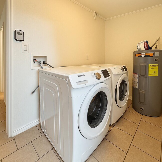 Foto del edificio - 3205 E Frierson Ave