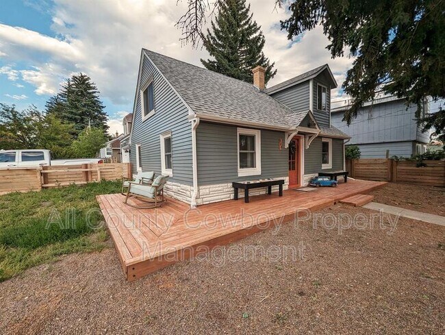 Building Photo - 869 N 11th St