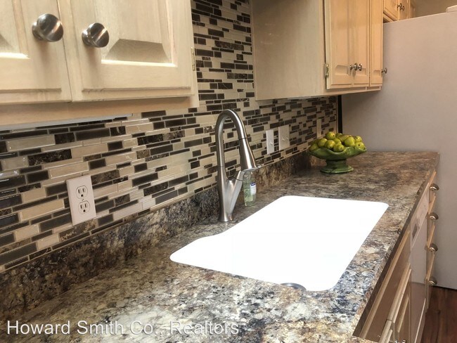 Foto del edificio - 3 br, 2 bath House - 10 Brennan Terrace