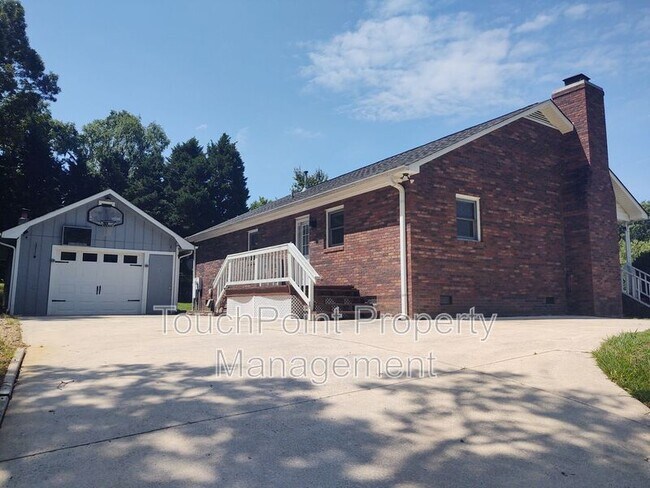Building Photo - 65 Wyth Ct