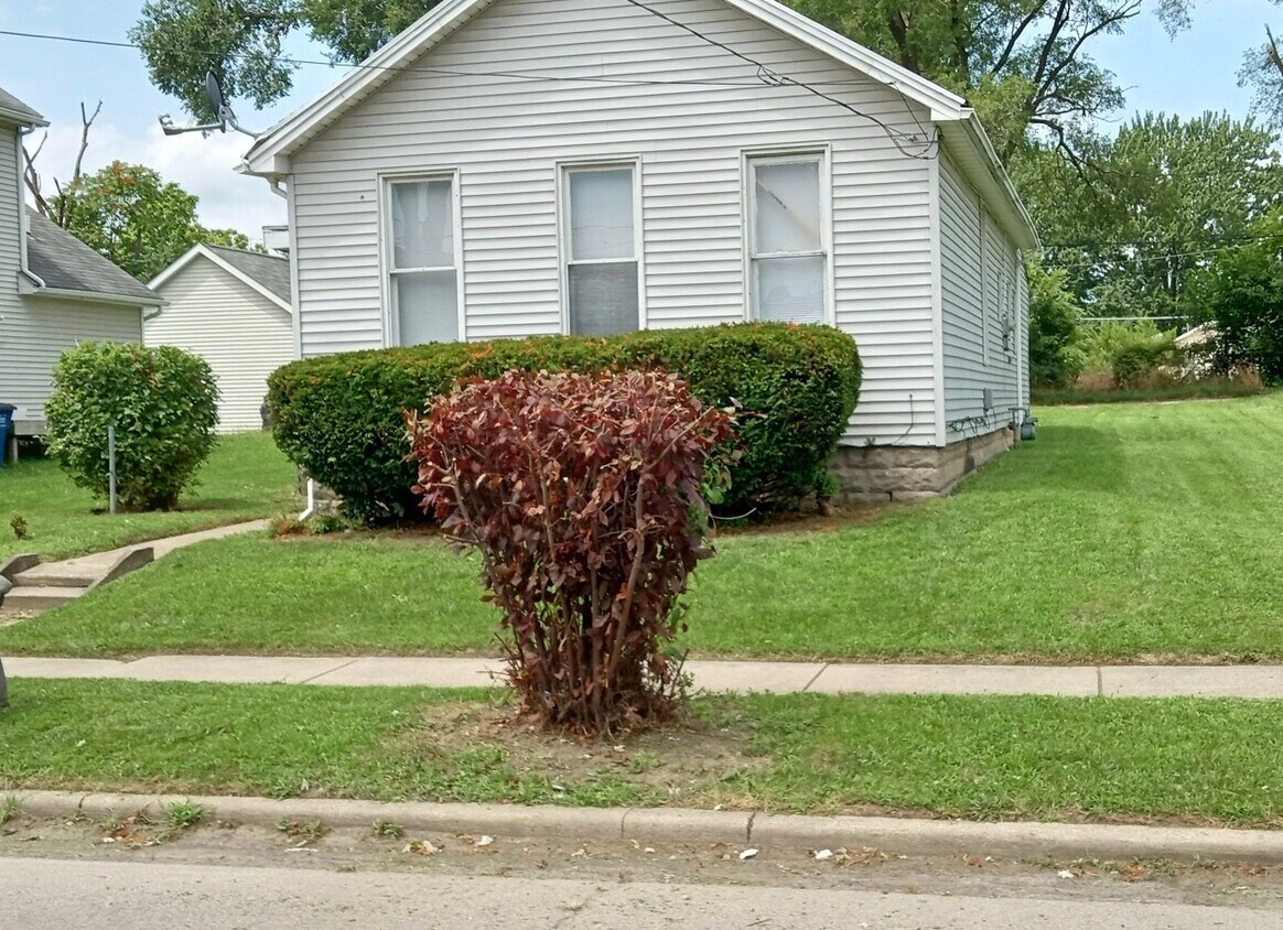 Primary Photo - 1025 E Bancroft St