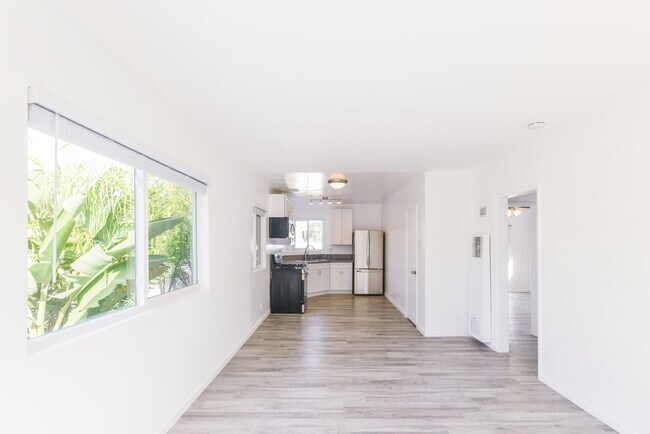 Building Photo - Ocean Avenue Duplex