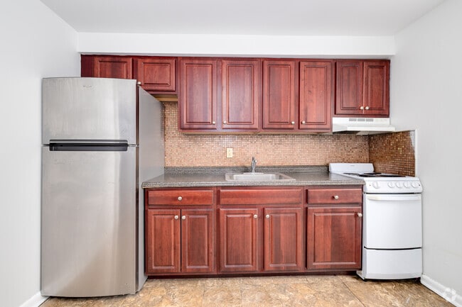 1BR, 1BA - 750SF - Kitchen - Morgan Place